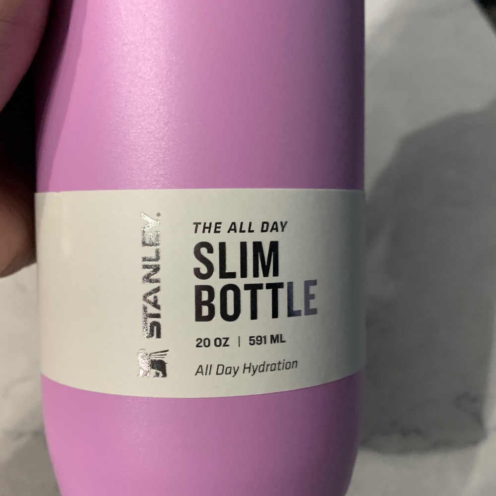 Stanley All Day Slim Bottle 20 oz - Picture 9 of 11